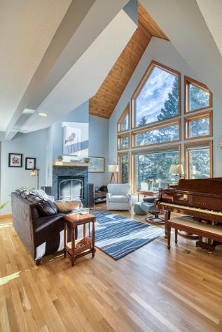 2472 Cliff View Circle Two Harbors MN 55616
