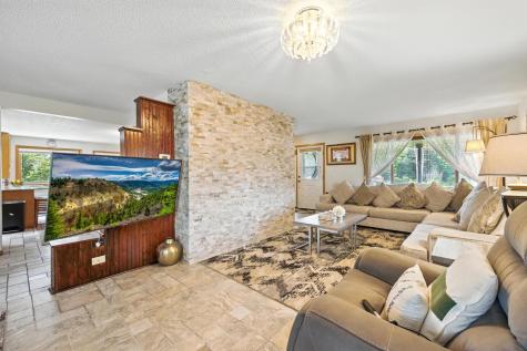 2710 91st Avenue NE Blaine MN 55449