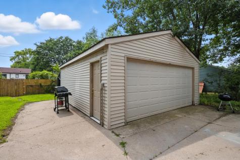 2710 91st Avenue NE Blaine MN 55449