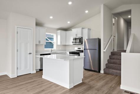 608 Redwood Loop N Cambridge MN 55008