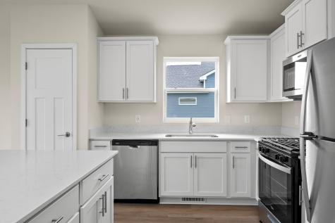 608 Redwood Loop N Cambridge MN 55008
