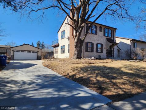 1665 Victoria Street N Saint Paul MN 55117