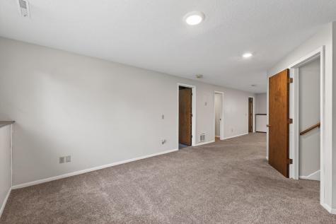 3054 Wilder Street N Roseville MN 55113