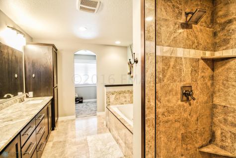 7229 15th Street S Fargo ND 58104