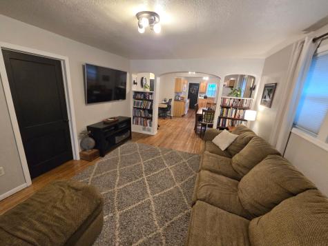 300 E 2nd Avenue S Cavalier ND 58220