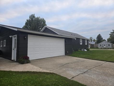 300 E 2nd Avenue S Cavalier ND 58220