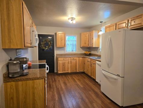 300 E 2nd Avenue S Cavalier ND 58220