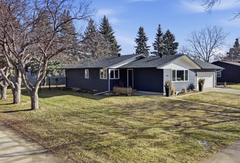 825 Park Drive S Fargo ND 58103