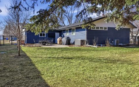 825 Park Drive S Fargo ND 58103