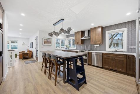 825 Park Drive S Fargo ND 58103