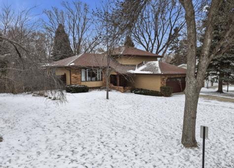 318 Dale Avenue Moorhead MN 56560