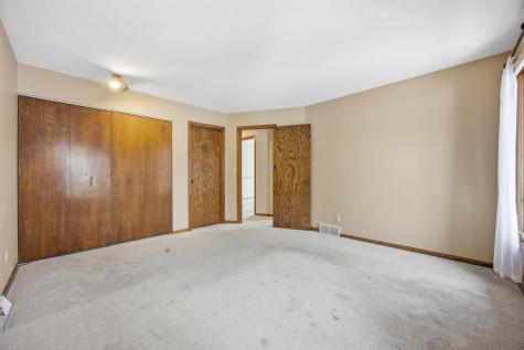 318 Dale Avenue Moorhead MN 56560