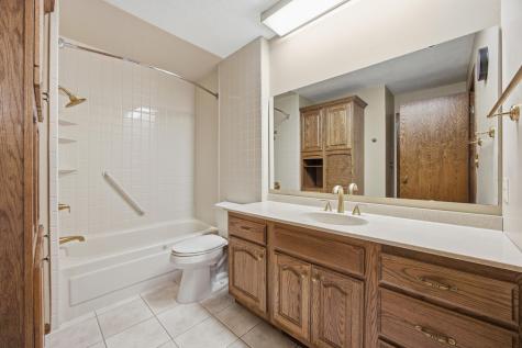 318 Dale Avenue Moorhead MN 56560