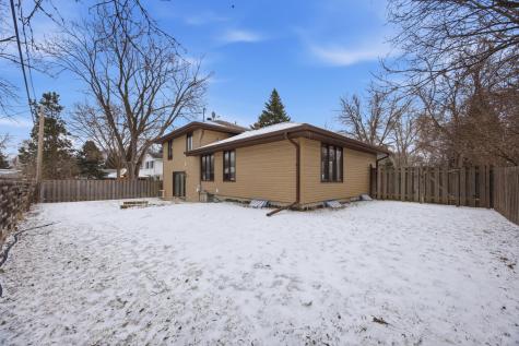 318 Dale Avenue Moorhead MN 56560