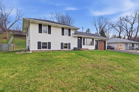 8226 Hillside Trail S Cottage Grove MN 55016