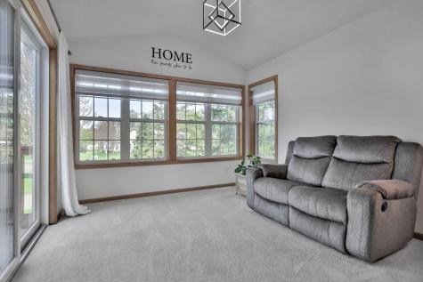 180 Wedgewood Drive Mahtomedi MN 55115