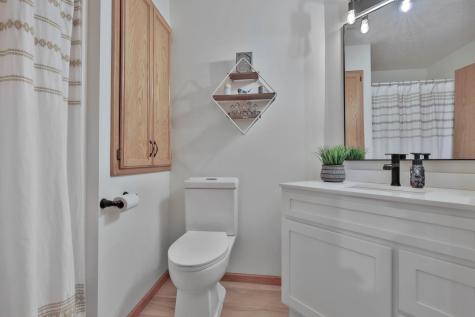 180 Wedgewood Drive Mahtomedi MN 55115