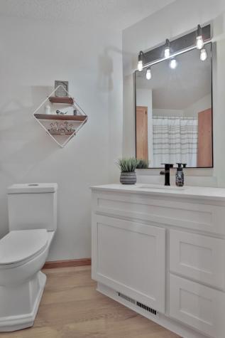 180 Wedgewood Drive Mahtomedi MN 55115