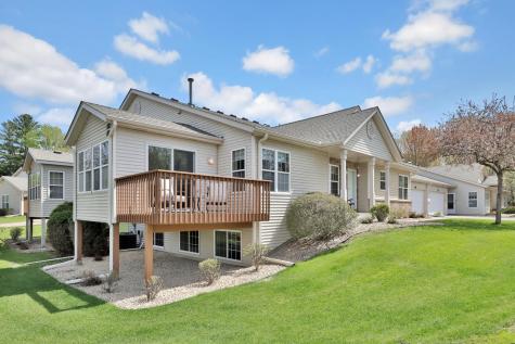180 Wedgewood Drive Mahtomedi MN 55115