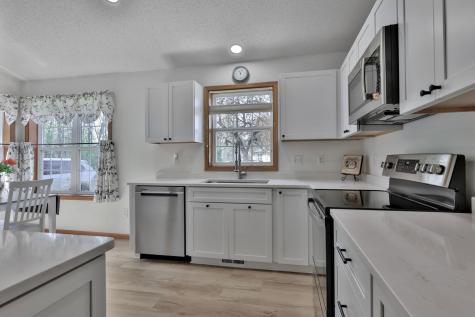 180 Wedgewood Drive Mahtomedi MN 55115