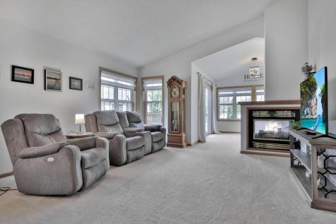 180 Wedgewood Drive Mahtomedi MN 55115