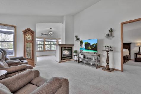 180 Wedgewood Drive Mahtomedi MN 55115