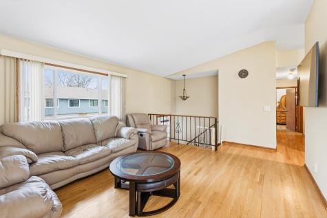 1272 Ferndale Street N Maplewood MN 55119