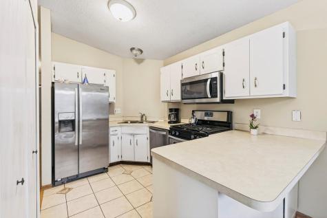 1272 Ferndale Street N Maplewood MN 55119