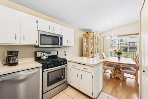 1272 Ferndale Street N Maplewood MN 55119