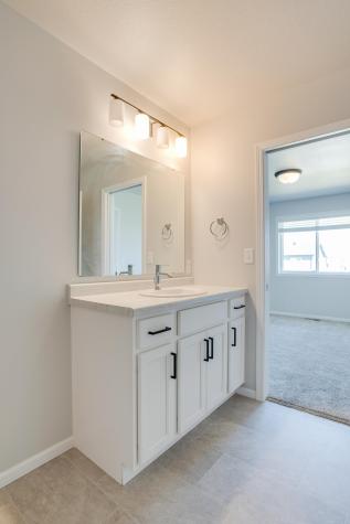 1453 69th Avenue S Fargo ND 58104