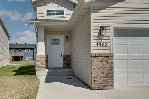1453 69th Avenue S Fargo ND 58104