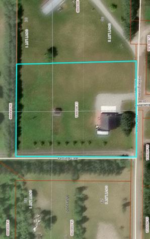 752 Hallberg Street SW Warroad MN 56763