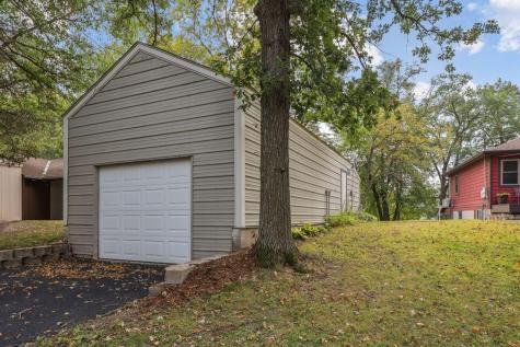 6567 150th Avenue NE Spicer MN 56288