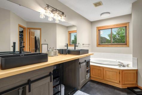 17116 81st Avenue N Maple Grove MN 55311