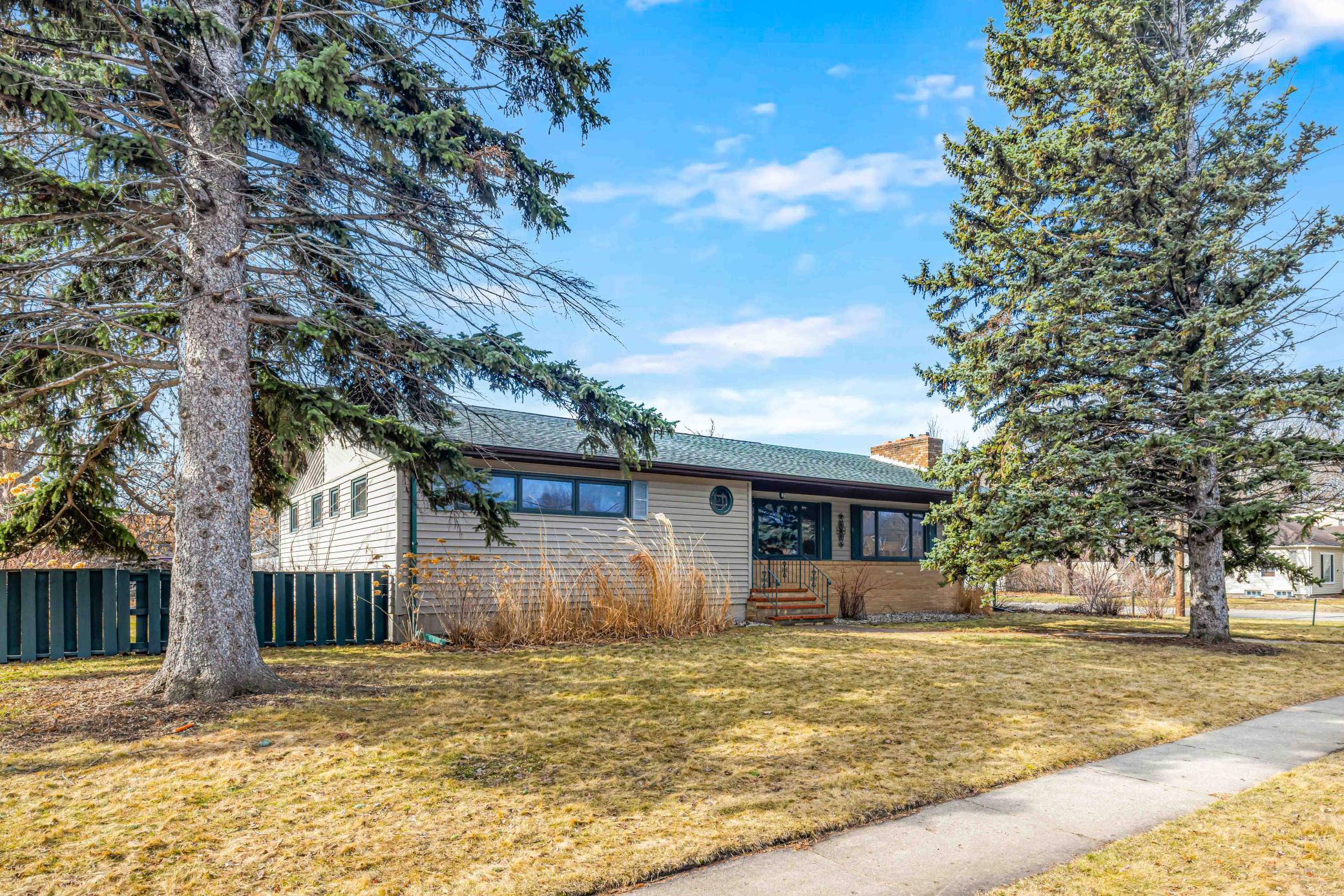 1401 5th Avenue S Moorhead MN 56560