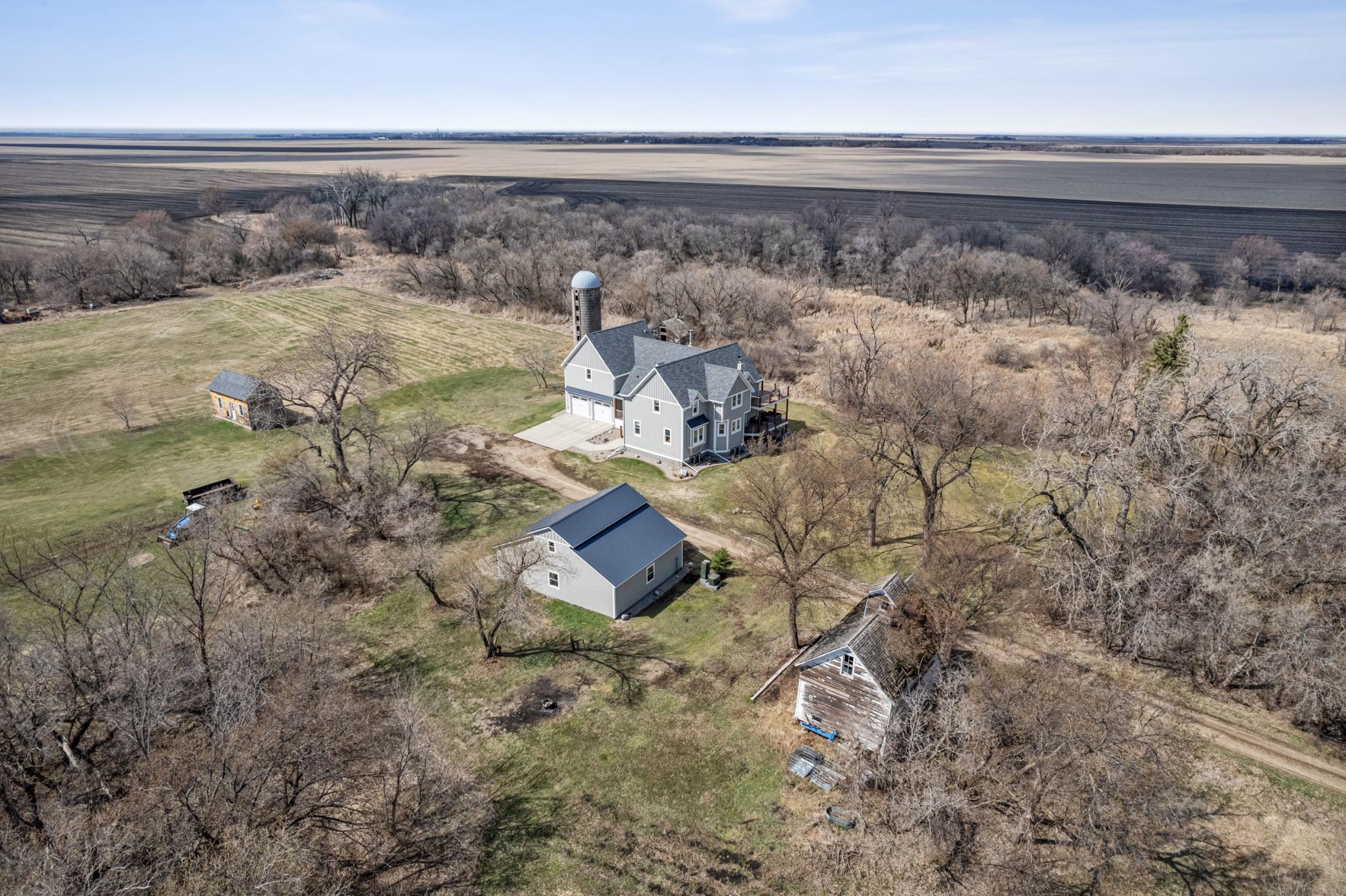 827 160th Avenue SE Hillsboro ND 58045