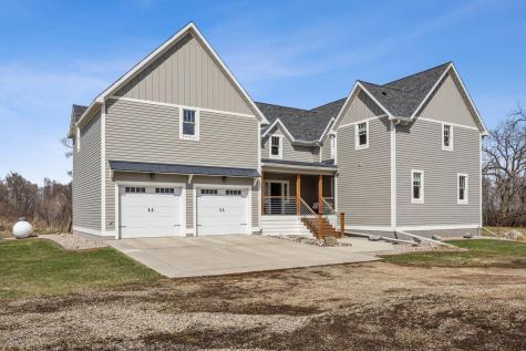 827 160th Avenue SE Hillsboro ND 58045