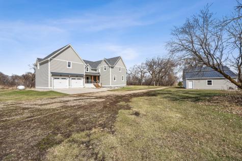827 160th Avenue SE Hillsboro ND 58045