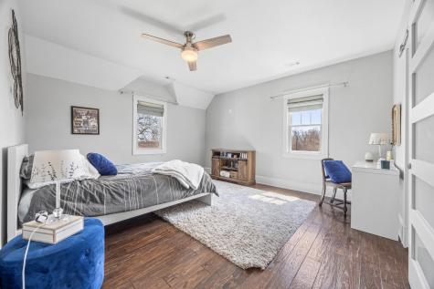 827 160th Avenue SE Hillsboro ND 58045