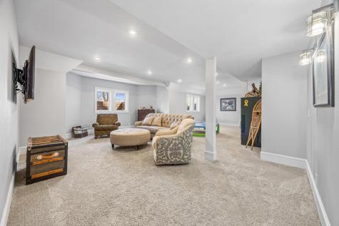827 160th Avenue SE Hillsboro ND 58045