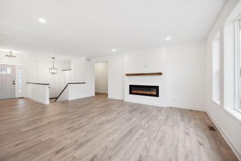 7665 22nd Avenue E Shakopee MN 55379