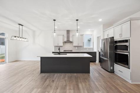 7665 22nd Avenue E Shakopee MN 55379