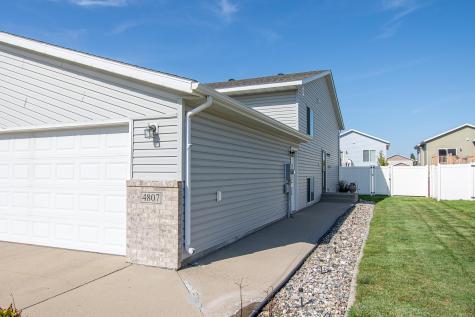 4807 51st Avenue S Fargo ND 58104