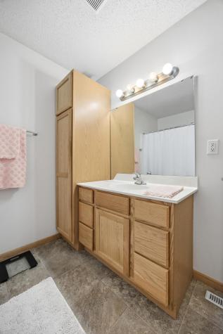 4807 51st Avenue S Fargo ND 58104