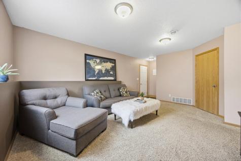 4807 51st Avenue S Fargo ND 58104