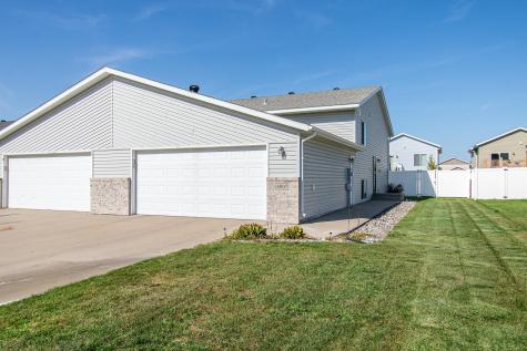 4807 51st Avenue S Fargo ND 58104