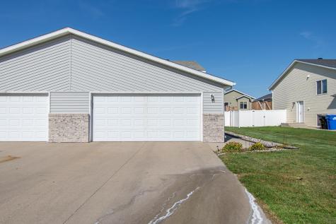 4807 51st Avenue S Fargo ND 58104