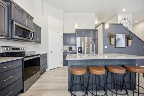 413 Hampton Drive W Moorhead MN 56560