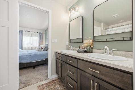 413 Hampton Drive W Moorhead MN 56560