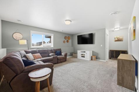 413 Hampton Drive W Moorhead MN 56560